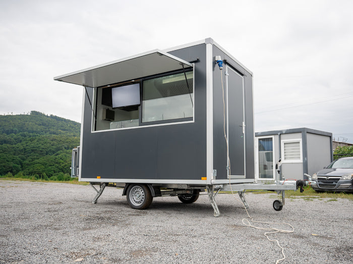 Rimorchio commerciale con TV Burger 3 m, 1.350 kg – KL 97